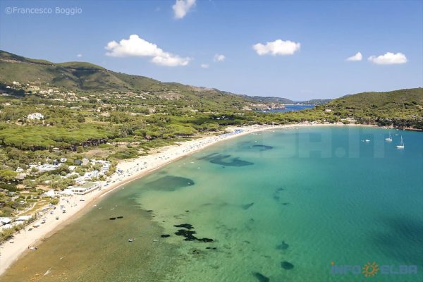 La spiaggia di Lacona