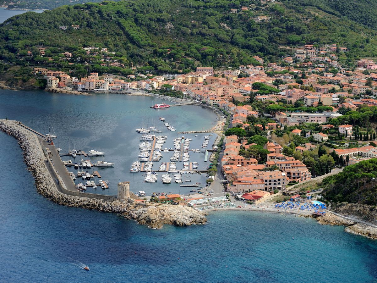Spiagge Marciana Marina - Le spiagge dell'Isola d'Elba - il Paese