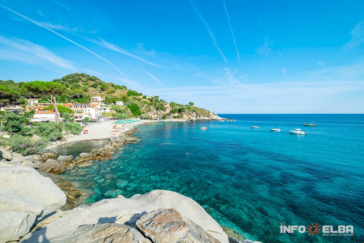 Spiaggia di Sant'Andrea - Acqua cristallina, regina tra le spiagge di Marciana